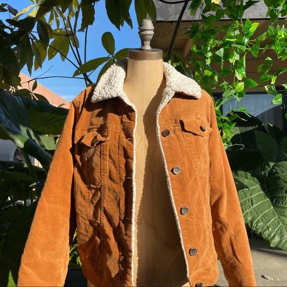 Forever 21 Jackets & Blazers - Sherpa velvet jacket 🍂